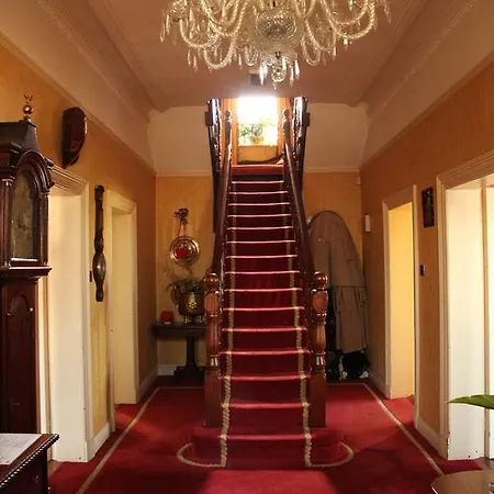 Roscaoin House Westport