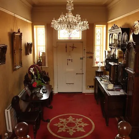 Roscaoin House Westport